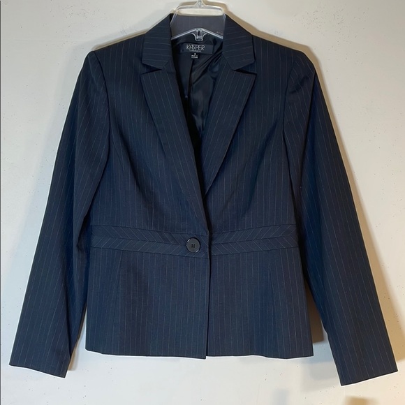 Kasper Jackets & Blazers - NWT. KASPER 4 Simply Chic Black Pinstripe One Button Peplum Blazer.